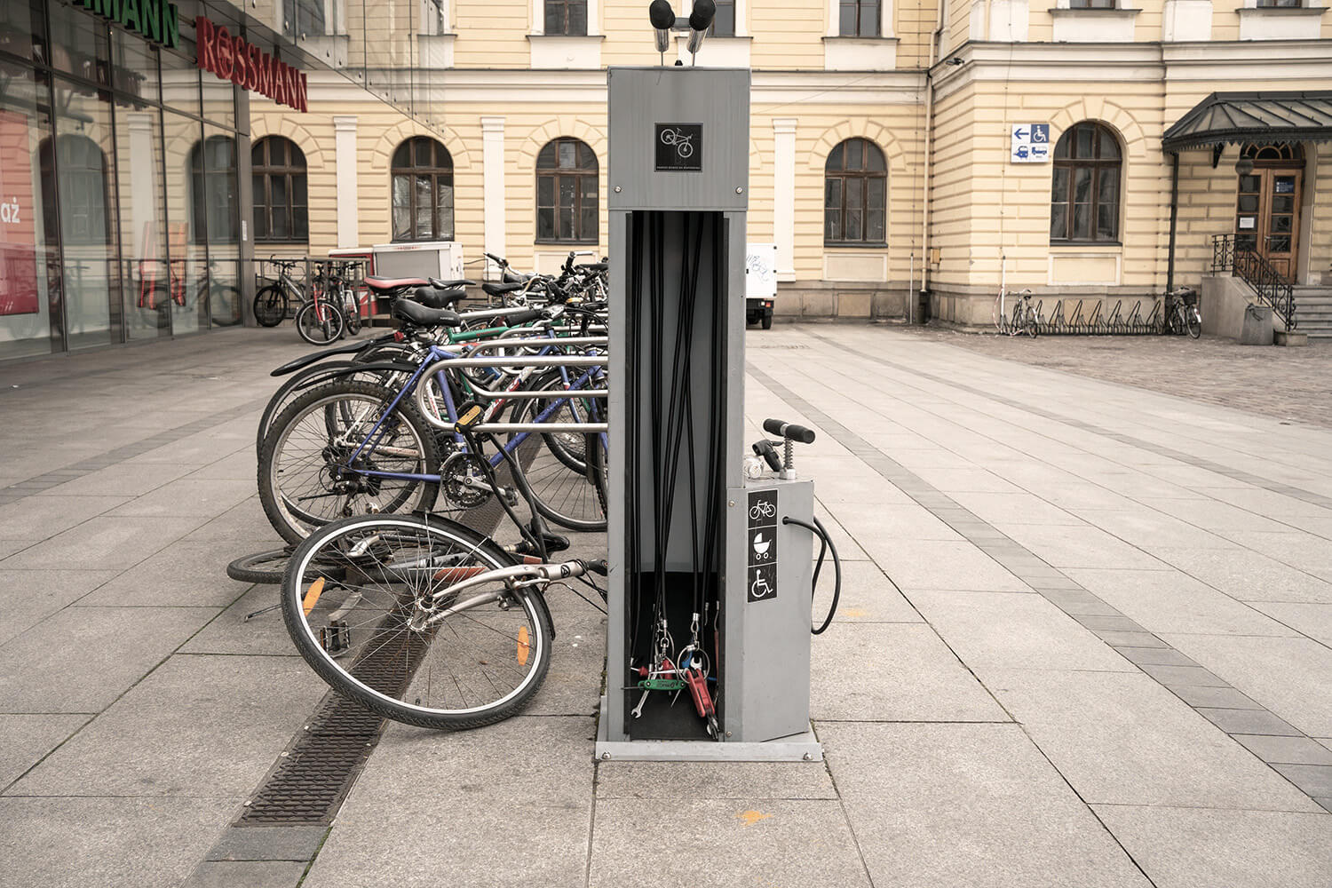 Bike Repair Stand - Trusted China Manufacturer of Bollards and Bike ...