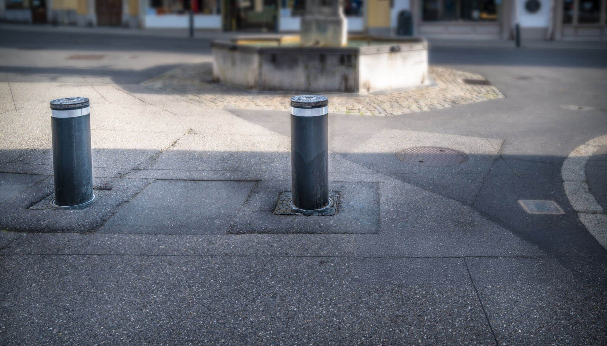 Retractable Closure How Retractable Bollards Provide Flexible Access to Temporary Road ...